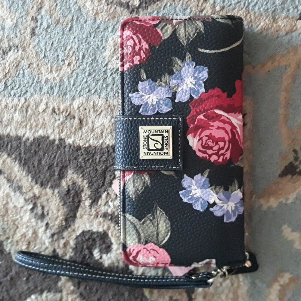 2x*Host Pick*Stone Mountain pretty bonded leather wristlet